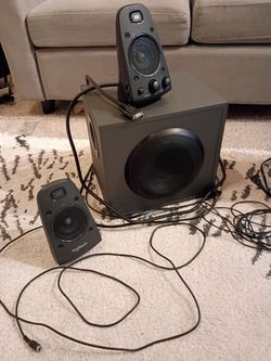 Home 2.1 Speaker System Logitech Z623 THX 400 Watt - Black, S/N 1839GG002JA8