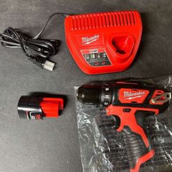 Milwaukee New Kit Drill ,battery And Charger 12M Nuevos 