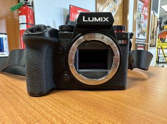 LUMIX s 5  AMAZING CONDITION