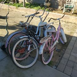 Bikes beach cruisers