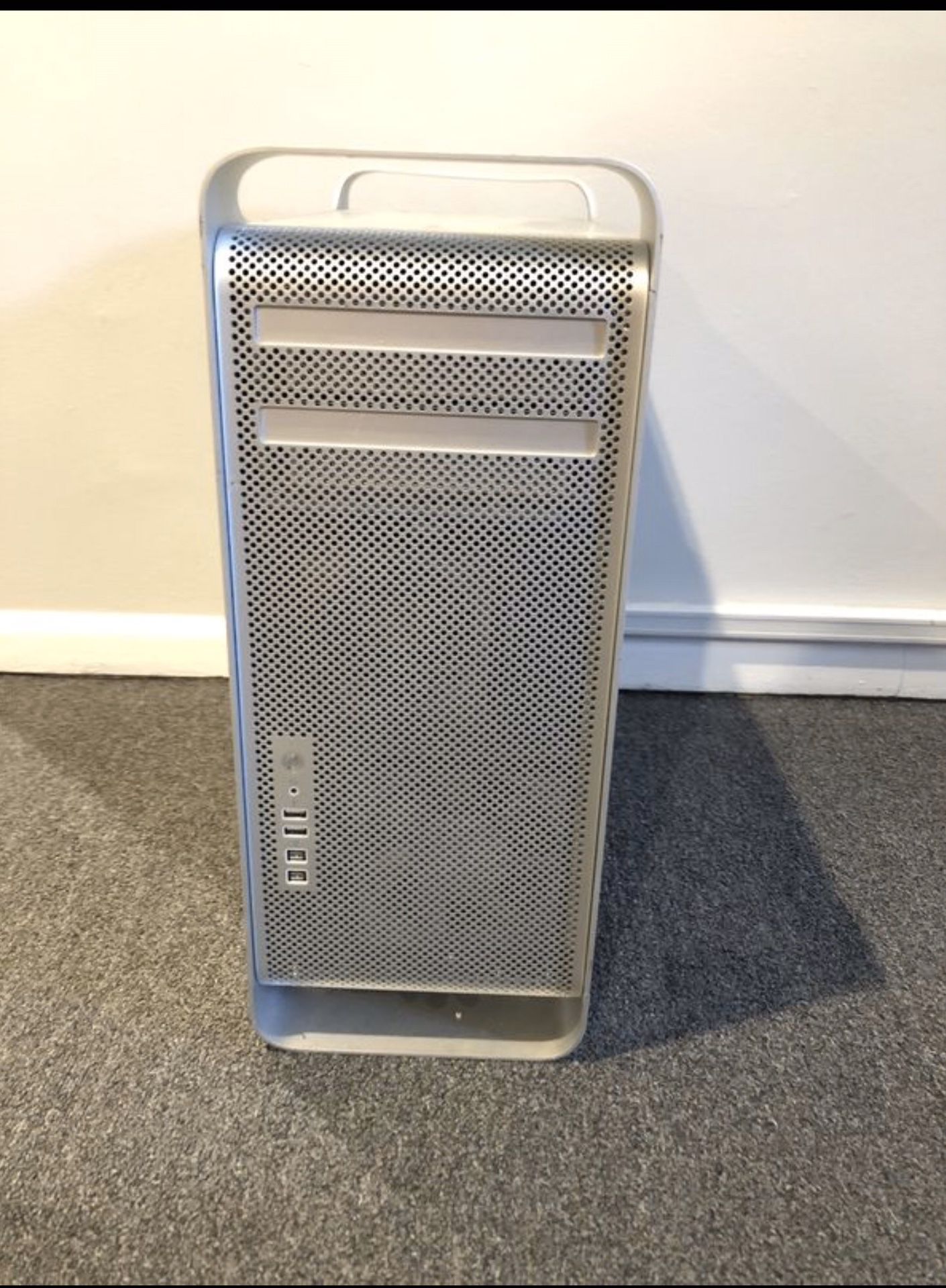 Apple Mac Pro Tower - 12 Core Xeon 2x3.33Ghz - 32GB RAM - LOADED WORK HORSE!!