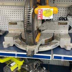 Compound Saw Dewalt 
