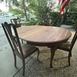 Walnut Queen Anne Dining Table With 4 Chairs