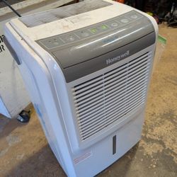 Honeywell DH70W 70-Pint Dehumidifier