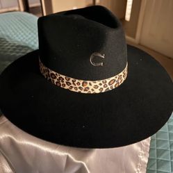 Women’s Hat By Charlie Horse