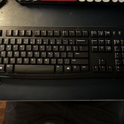 Logitech K120 Wired Keyboard for Windows, Plug and Play, Full-Size, Spill-Resistant, Curved Space Bar, Compatible with PC, Laptop - Black