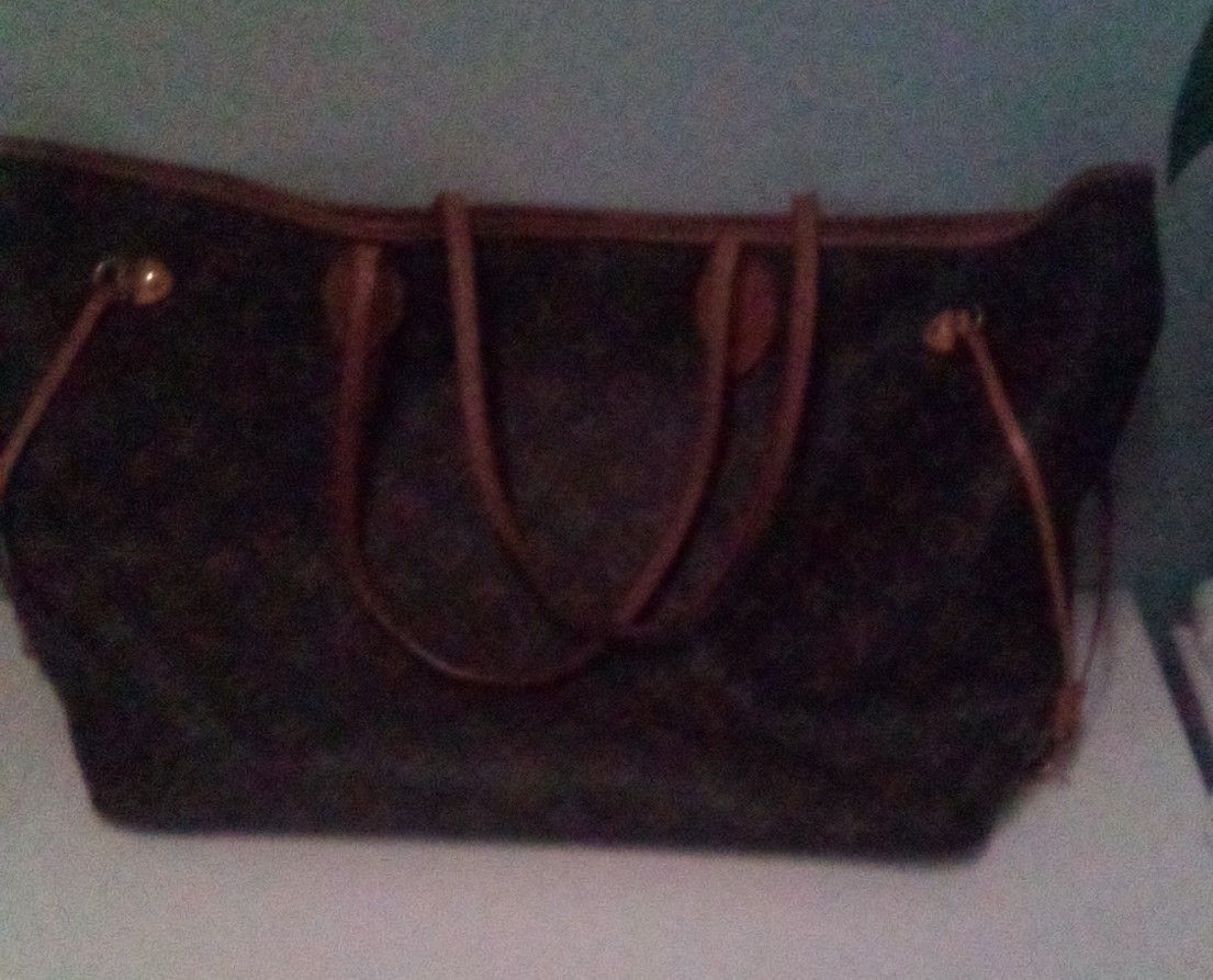 Women's Leather Carryall Bag