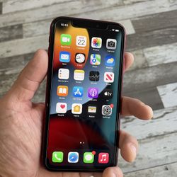 iPhone XR Unlocked For Any Network iOS15 W/New Charger