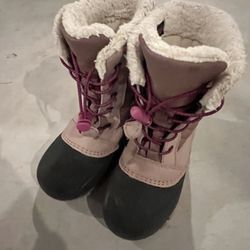 Kid’s Boots Size 1 With Pull-String