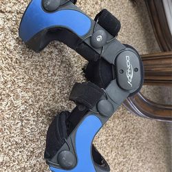 Donjoy Knee Brace Medium Left Knee