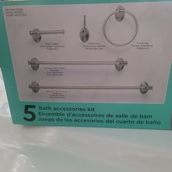 5 BATH ACCESSORIES KIT NEW