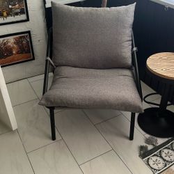  4 Lounge Chairs