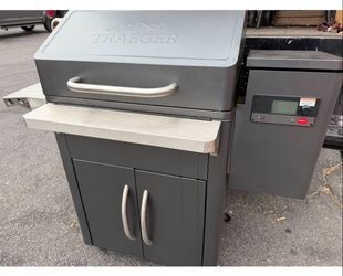 TRAEGER PELLET GRILL SMOKER USED VERY GOOD CONDITION