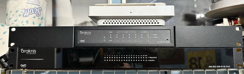 Araknis an-210-sr-r-Poe