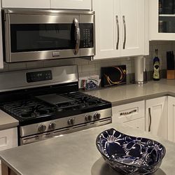 Stove An Microvave  Maytag Stove An Microwave 