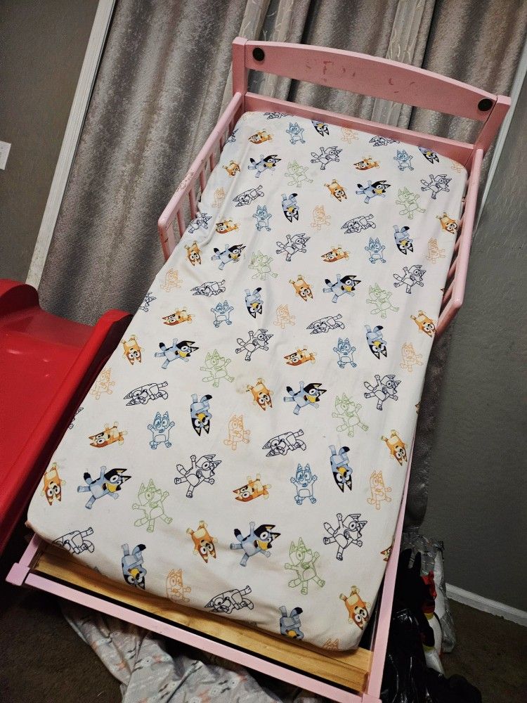 Pink Toddler Bed/Crib Size