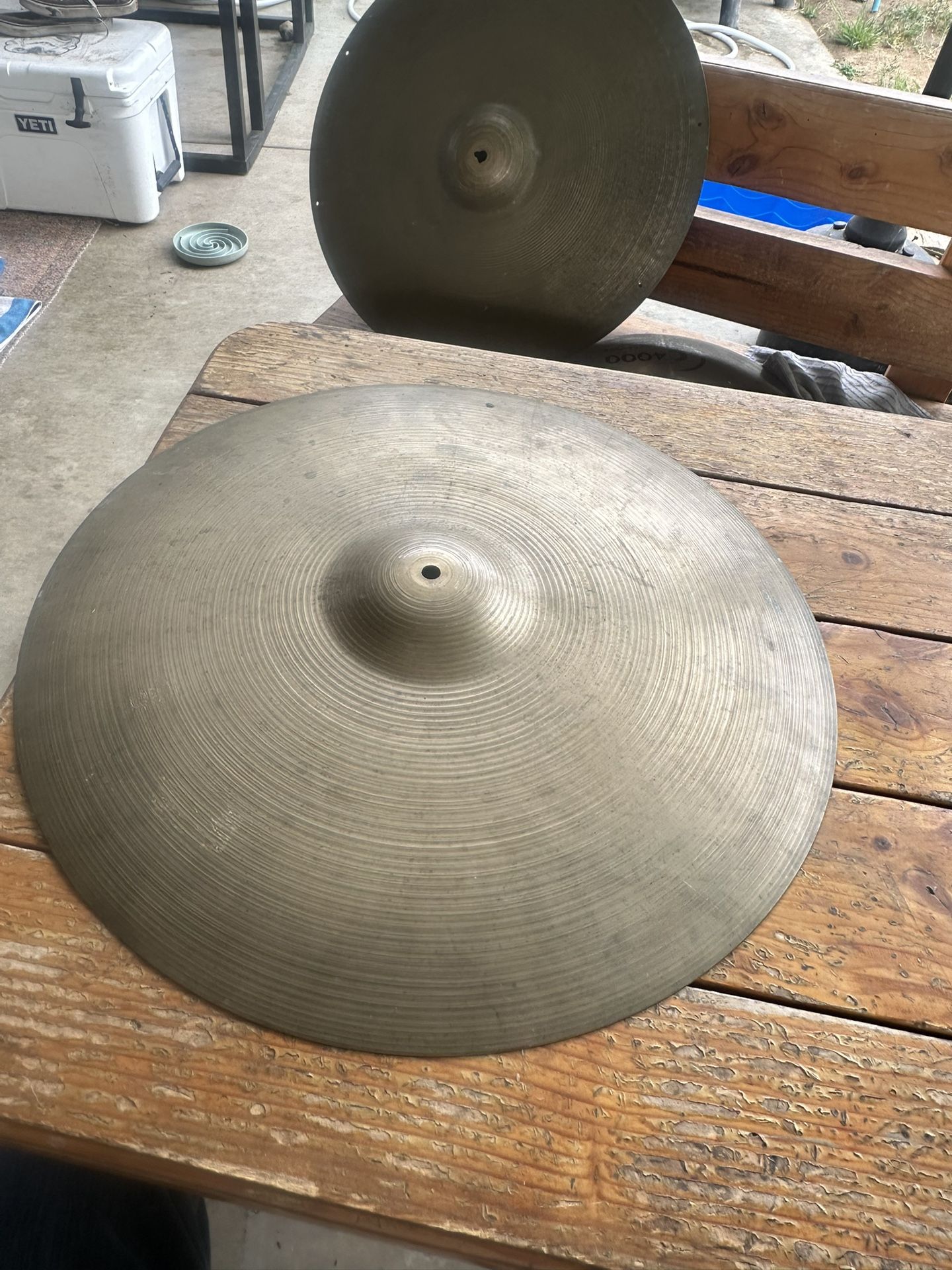 Zildjian Avedis 22" Cymbal this is a genuine Turkish symbol made in US vintage.