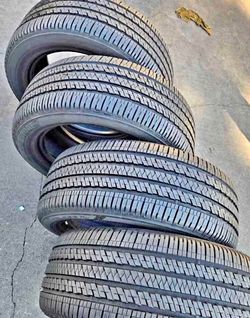 235/55/19bridgesonte 📍📍 Vendo un set de llantas con 80% de vida las 4 📍🌟