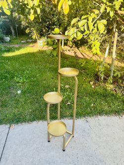 4 Tier Metal Plant Flower Stand Shelves Size 46" Tall New Condition Assembled