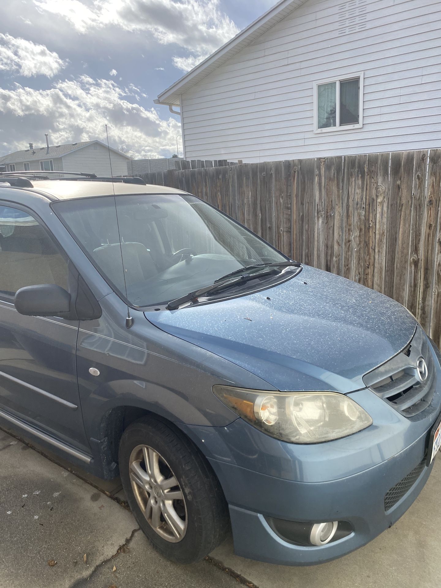 2005 Mazda MPV