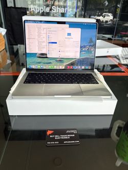 Apple 14” MackBook Pro M5 Chip 16 GB RAM 512SSD! 90 Days Warranty! Financing available!