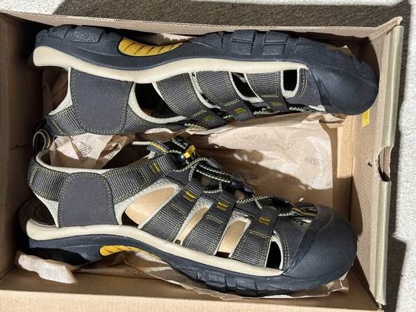 Keen Newport H2 Raven Aluminum Size 14 1008399 Sandal Shoe Beach