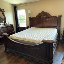 California King Bed Frame And Tempur Mattress 