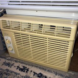 Window air conditioner