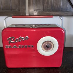 Retro Radio Red Lunchbox