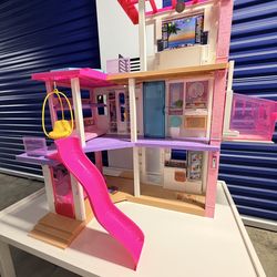 Malibu Barbie Dream House