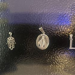 **New** silver necklace pieces