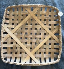 Decorative wall basket