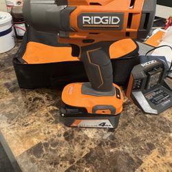 Combo Ridgid Impact Wrench 1/2”(Bateria 4Ah y Cargador Incluidos)