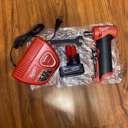 Milwaukee Fuel Brushless 2” Right Die Grinder (2485-20) (1) 6.0Ah Battery (1) M12 charger 