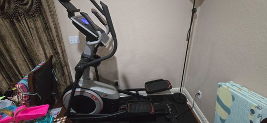 Elliptical - ProForm Endurance 520 E