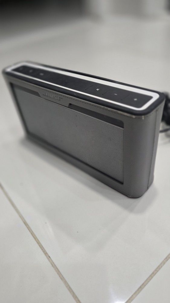 Bose Soundlink Bluetooth Speaker III