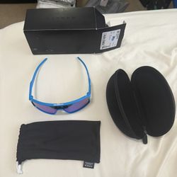 Authentic Oakley Sutro Sky Blue Brand New 