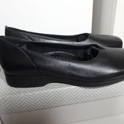 New comfort 8 Woman's black flat shoes 8 M