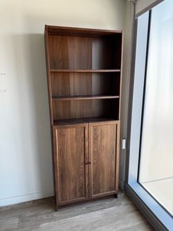 Bookcase w/ bottom cabinets (set of 2)
