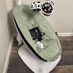 Brand New Mamaroo Swing