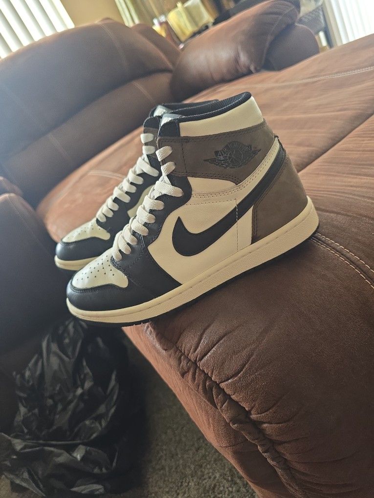 Jordan 1 Mocha
