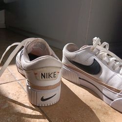 NIKE 💯 Size 10 Mens