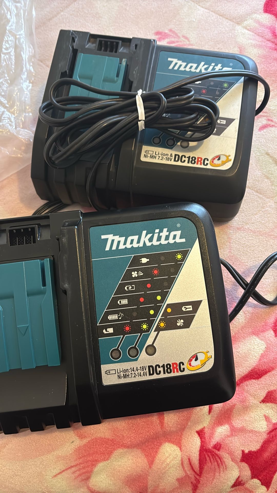 MAKITA 18v FAST CHARGER