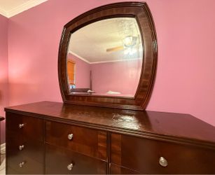 🪞 Large 9-Drawer Dresser with Mirror – $75 OBO