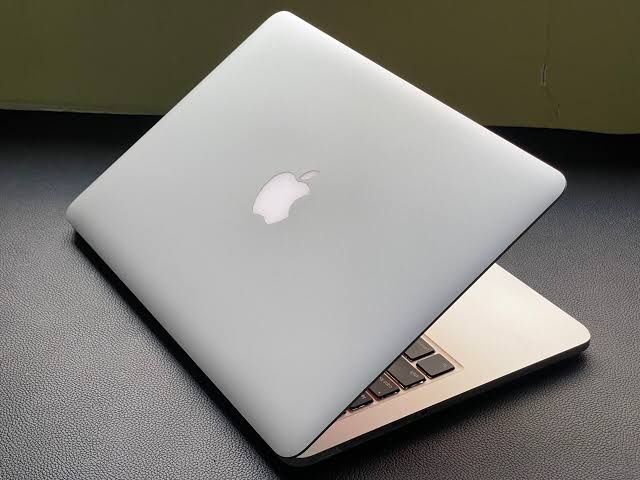 2015 MacBook Pro 13 In Retina