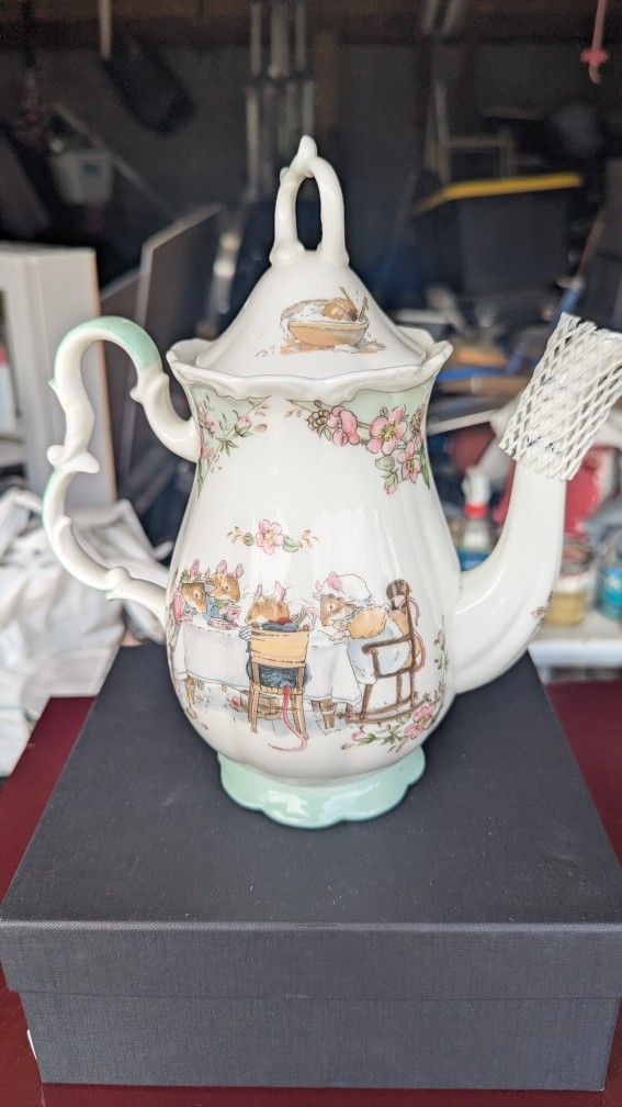 Royal Doulton Brambly Hedge Teapot & Lid