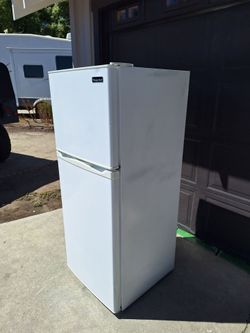 Magic chef Refrigerator