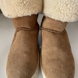 Woman’s UGG booties Size 6