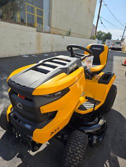 Cub Cadet
XT1 Enduro LT 42 in. 547cc Engine with Intelli Power Hydrostatic Drive Gas Riding Lawn Tractor