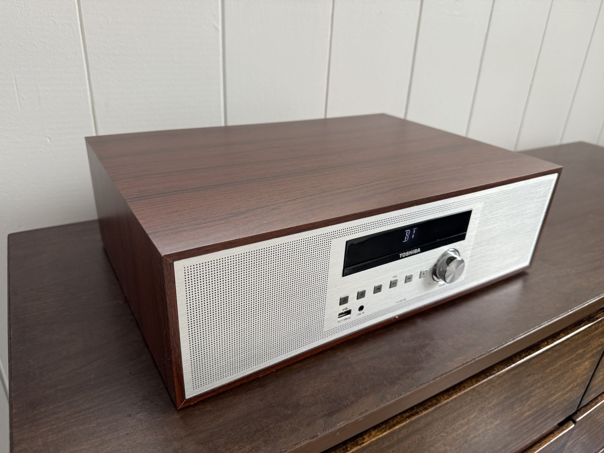 TOSHIBA BLUETOOTH SPEAKER TY-CWU70 CD USB